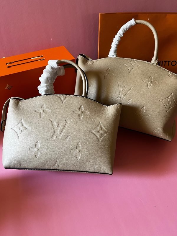 LOUI VUITTON