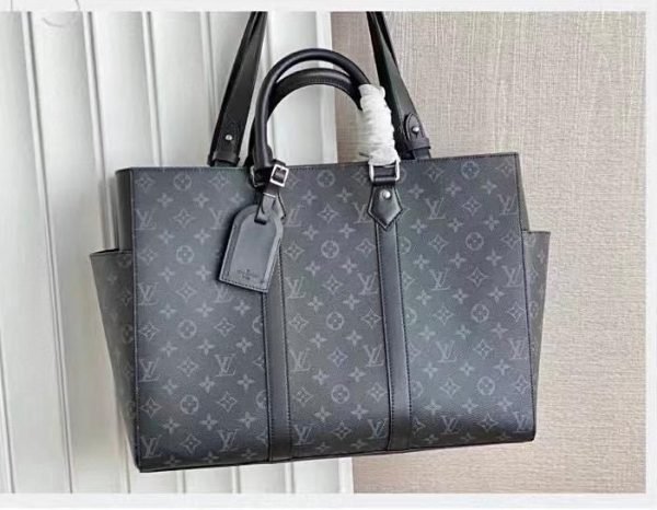 LOUI VUITTON