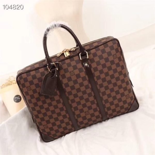 LOUI VUITTON