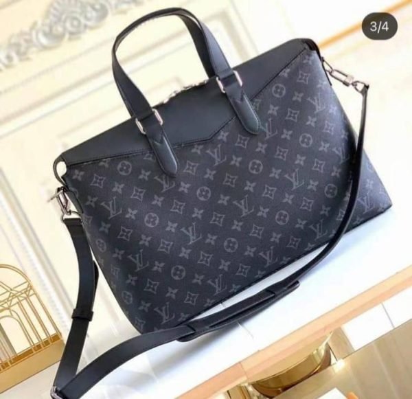 LOUI VUITTON