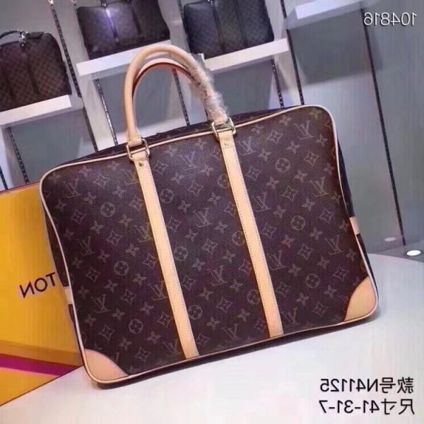 LOUI VUITTON