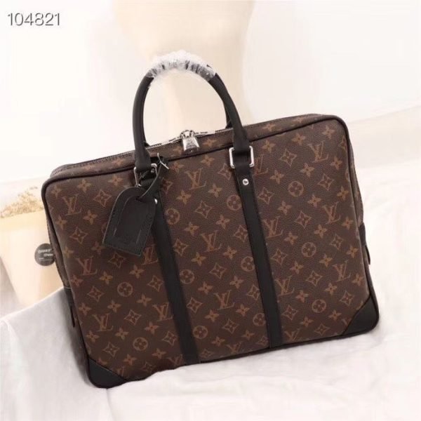 LOUI VUITTON