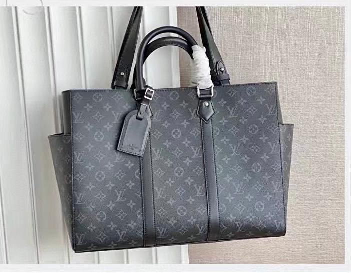 LOUI VUITTON