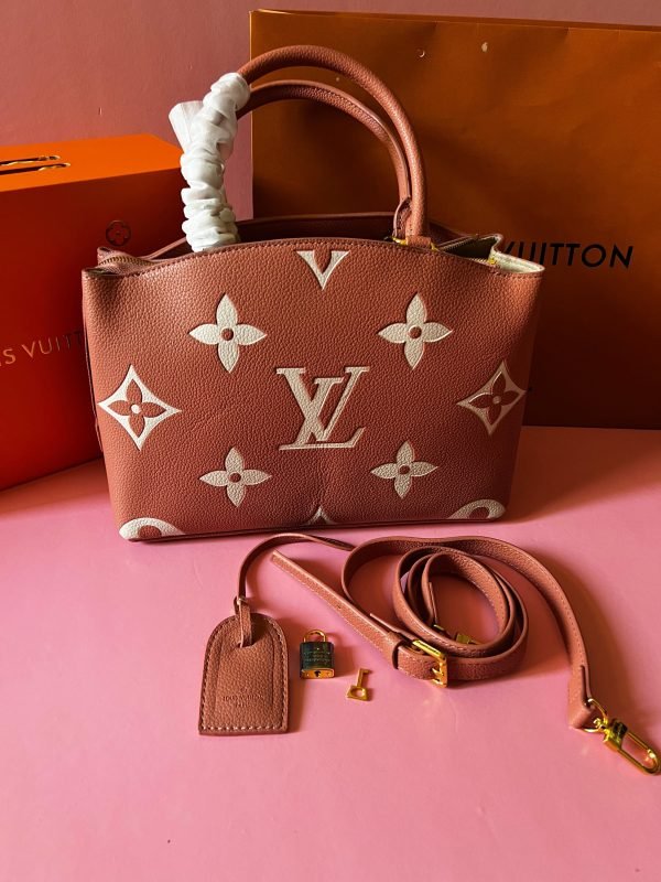 LOUI VUITTON