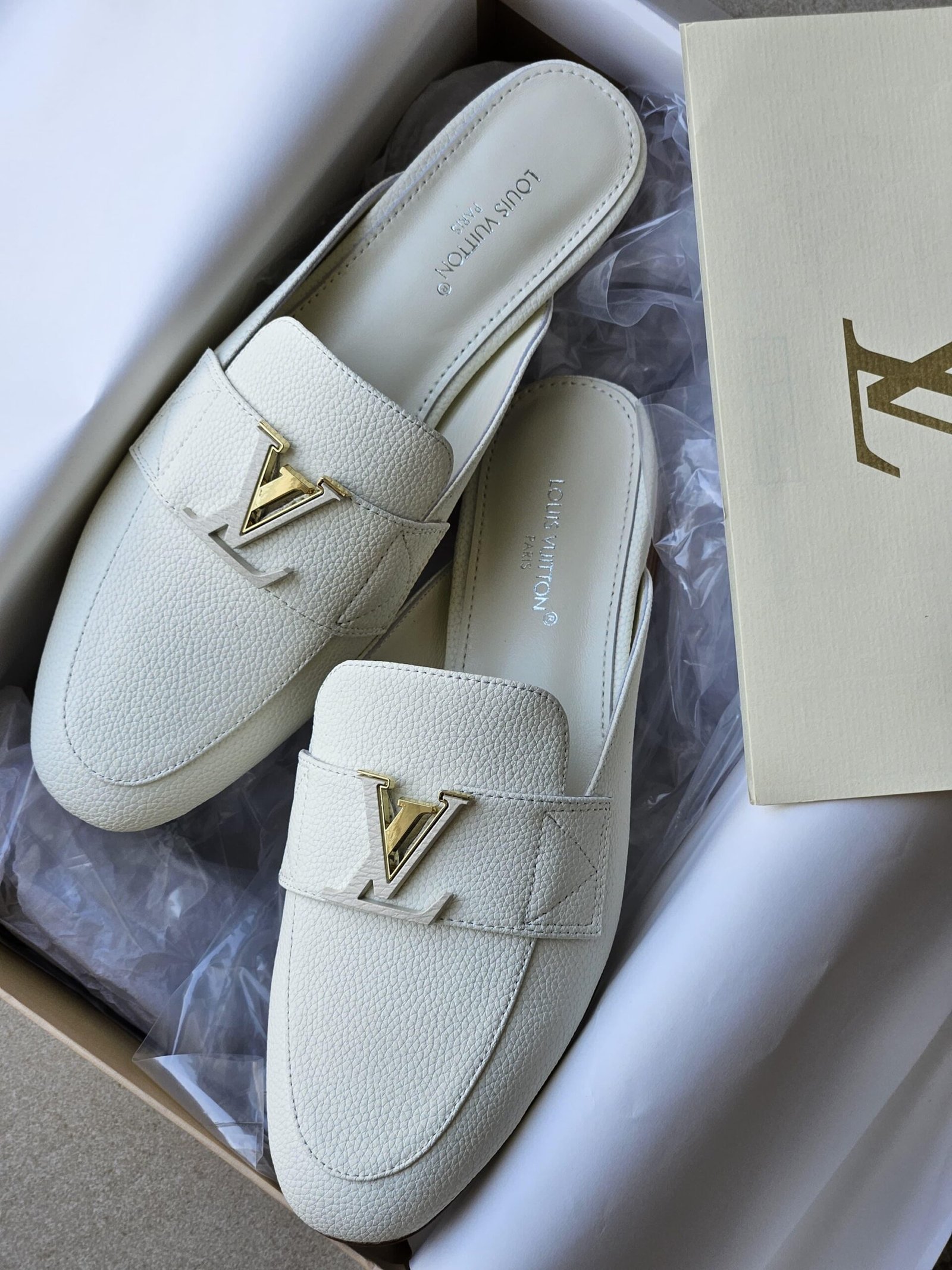 LOUIS VUITTON