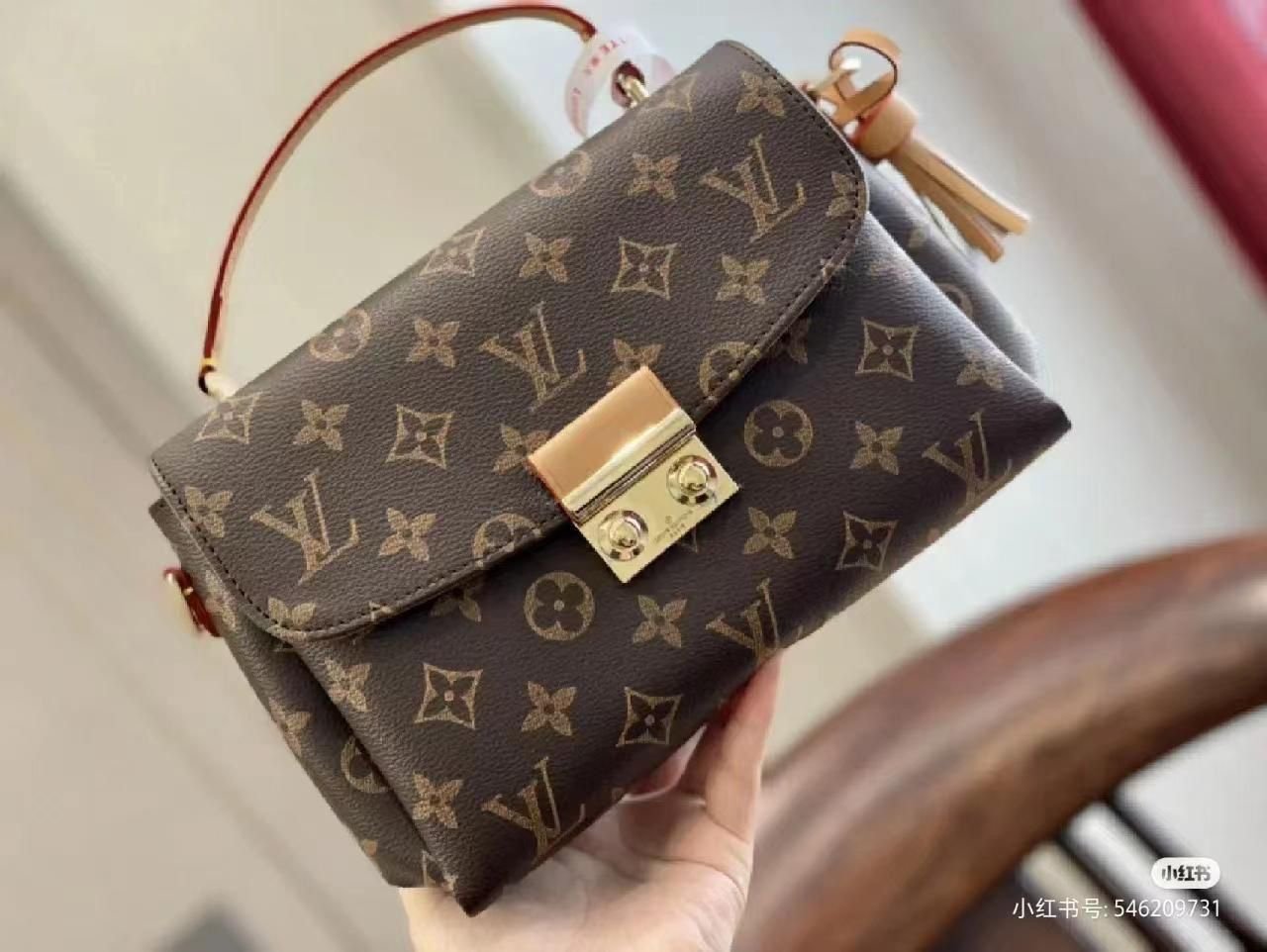 LOUIS VUITTON