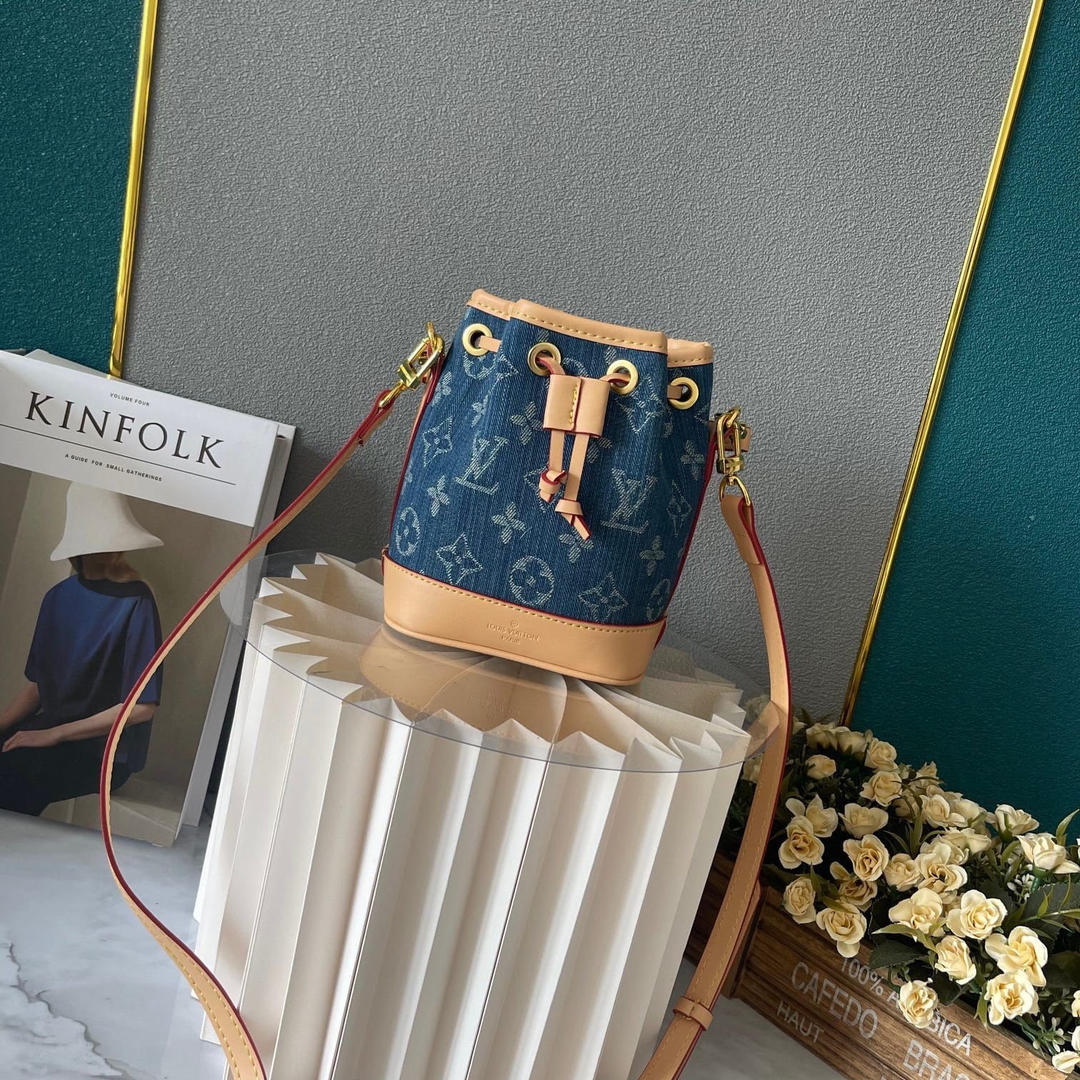 LOUIS VUITTON