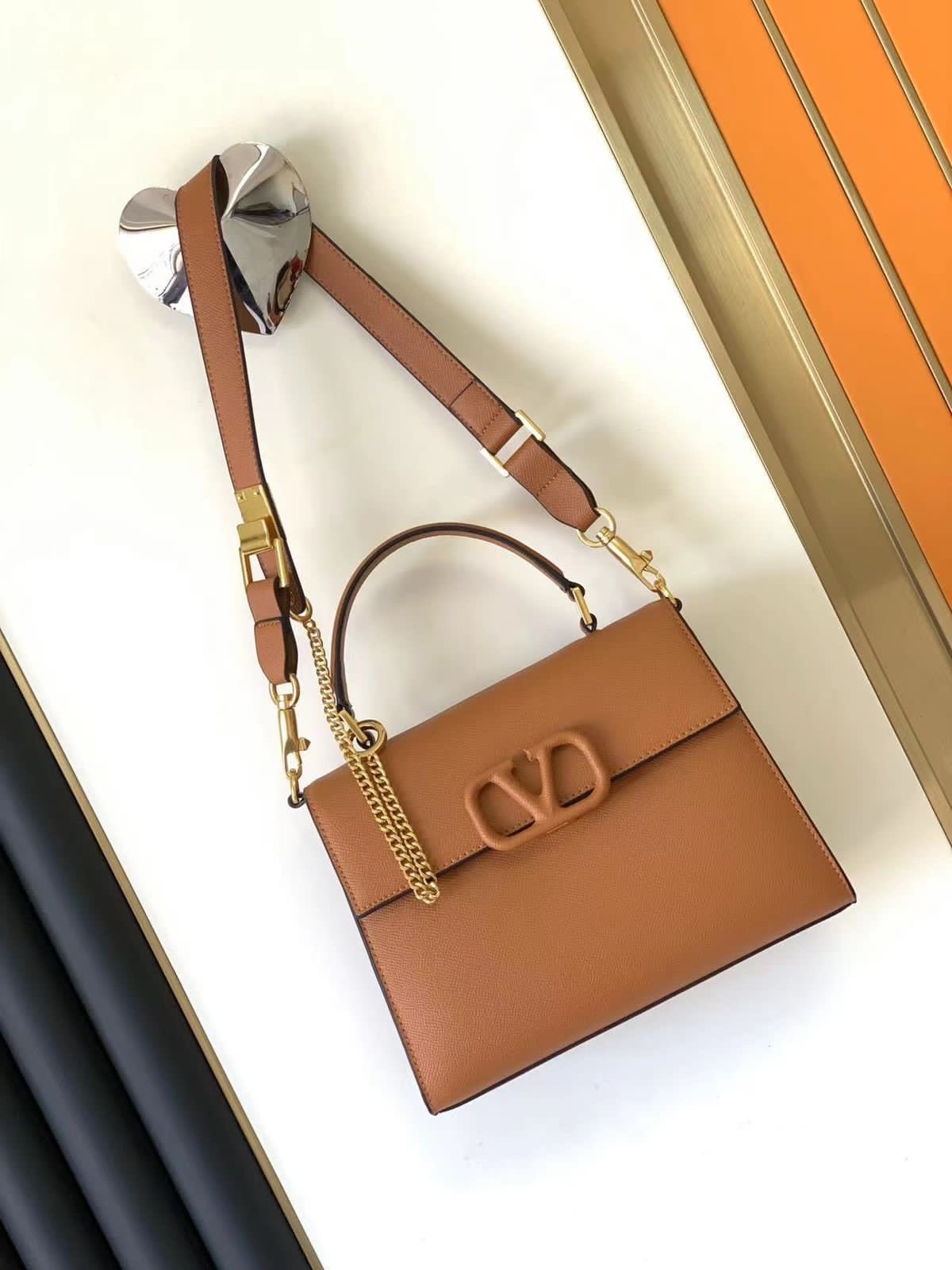 VALENTINO