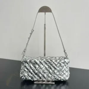 Bottega Veneta Super Master Quality Clutch | Intrecciato Leather Bag - Luxury Master Copy Dubai