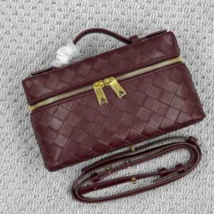 Buy Bottega Veneta Bang Bang Intrecciato Leather Vanity Case | Bags Dubai - Luxury Master Copy Dubai