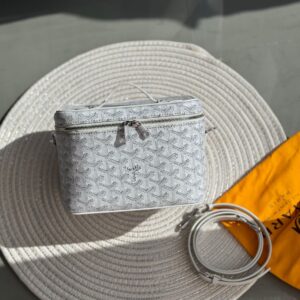 Buy Goyard Muse Vanity Case Mini White Goyardine Canvas