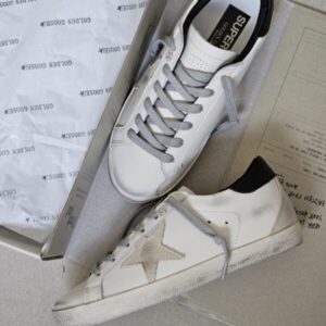 GOLDEN GOOSE
